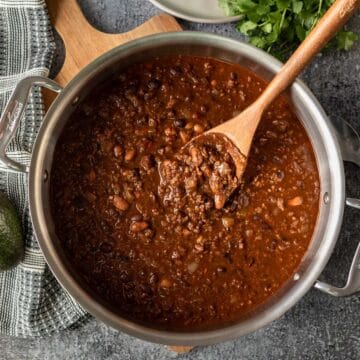 a pot full of thick and meaty vegan chili.