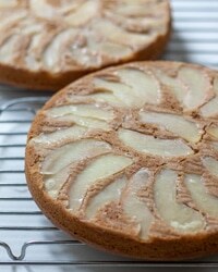 single layers of apple cakes - an alternative to a huge layer cake