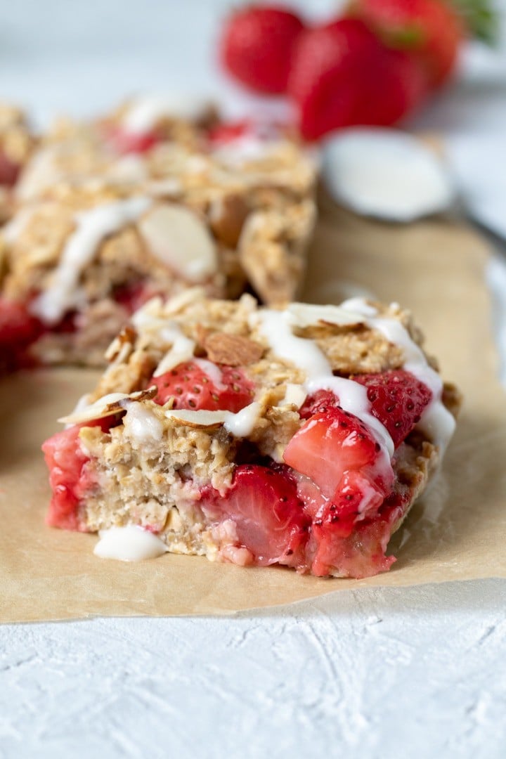Oil-Free Strawberry Banana Breakfast Bars-image