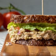 close up of vegan tuna sandwich to show flaky texture.