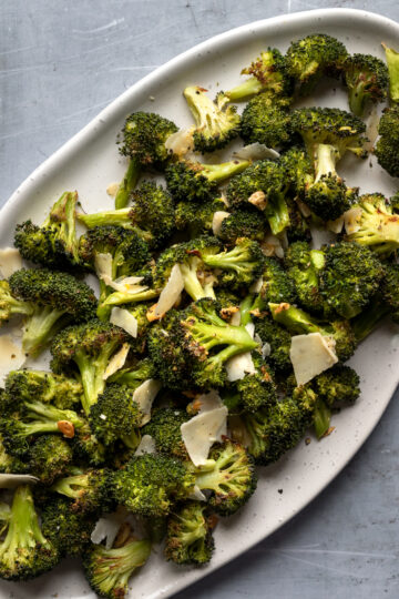 Vegan Parmesan Roasted Broccoli - My Quiet Kitchen