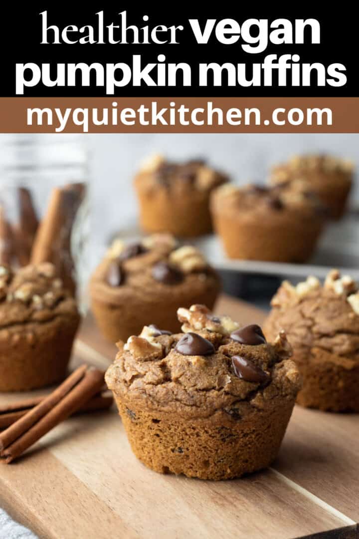 muffins with recipe title text overlay to save on Pinterest.