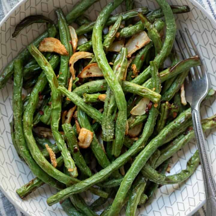 Garlicky Air Fryer Green Beans - My Quiet Kitchen