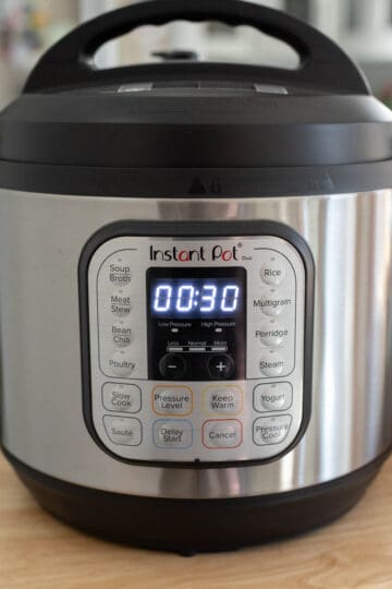 A pressure cooker set to 30 minutes.